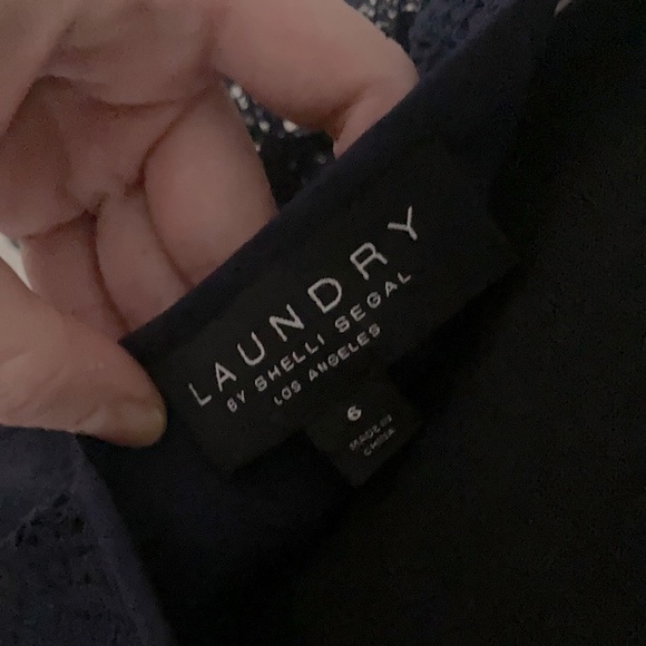 Lovely - Laundry by Shelli Segal Los Angela’s - Size 6 Navy Blue Lace Dress - Picture 16 of 16